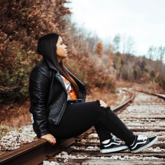 Meet your Posher, Rocio - Picture 1 of 1